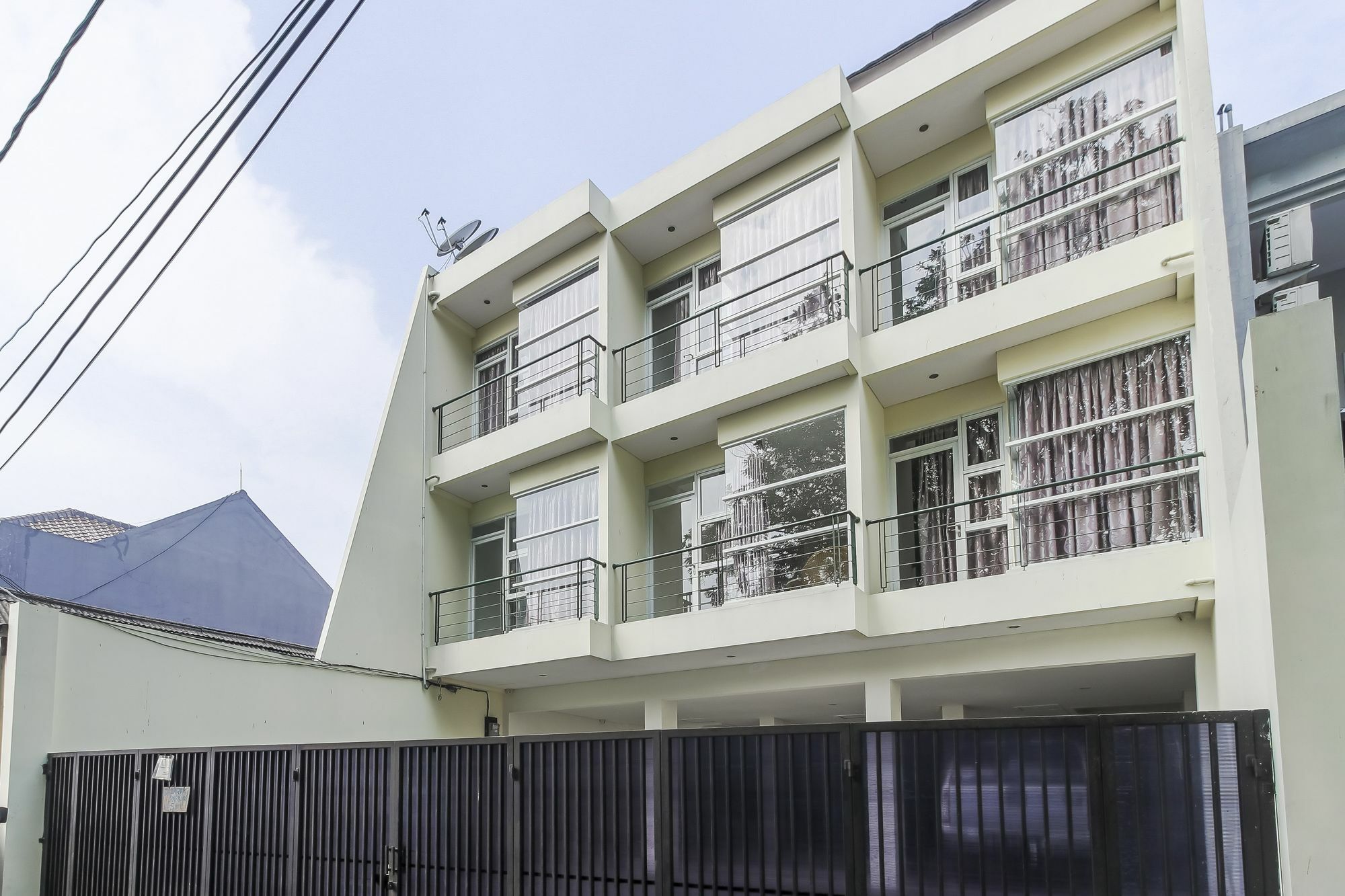 Reddoorz Near Pancoran Hotel Jakarta Exterior photo